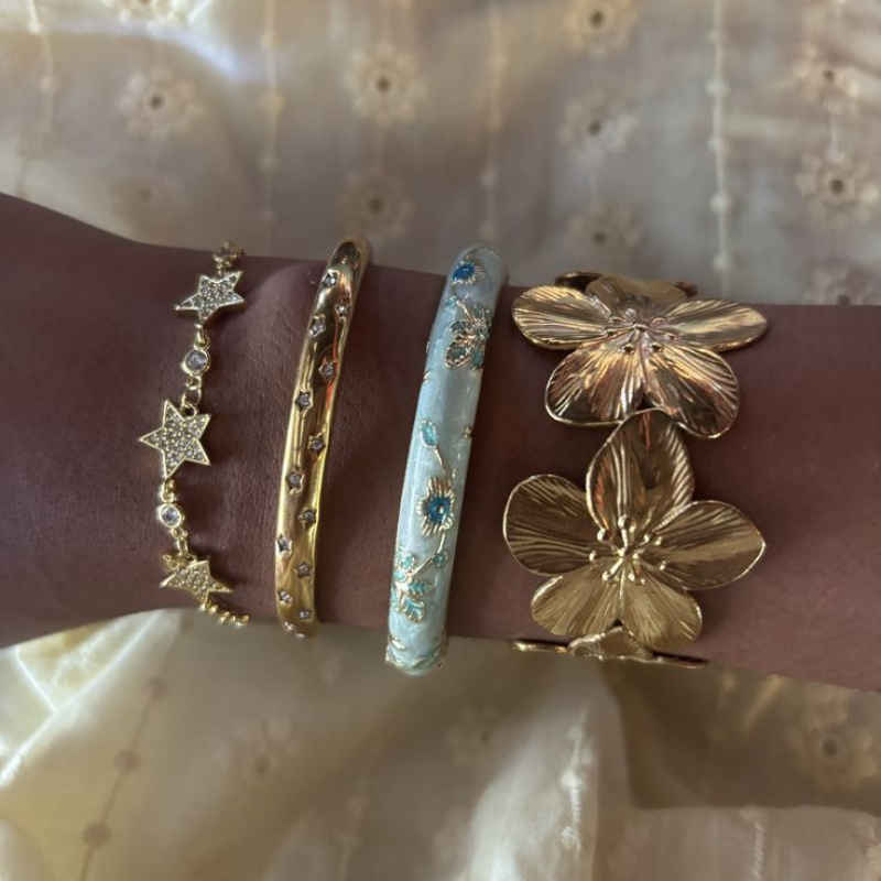 <h4><strong>20,000+ girls love Nurielle statement pieces</strong></h4>